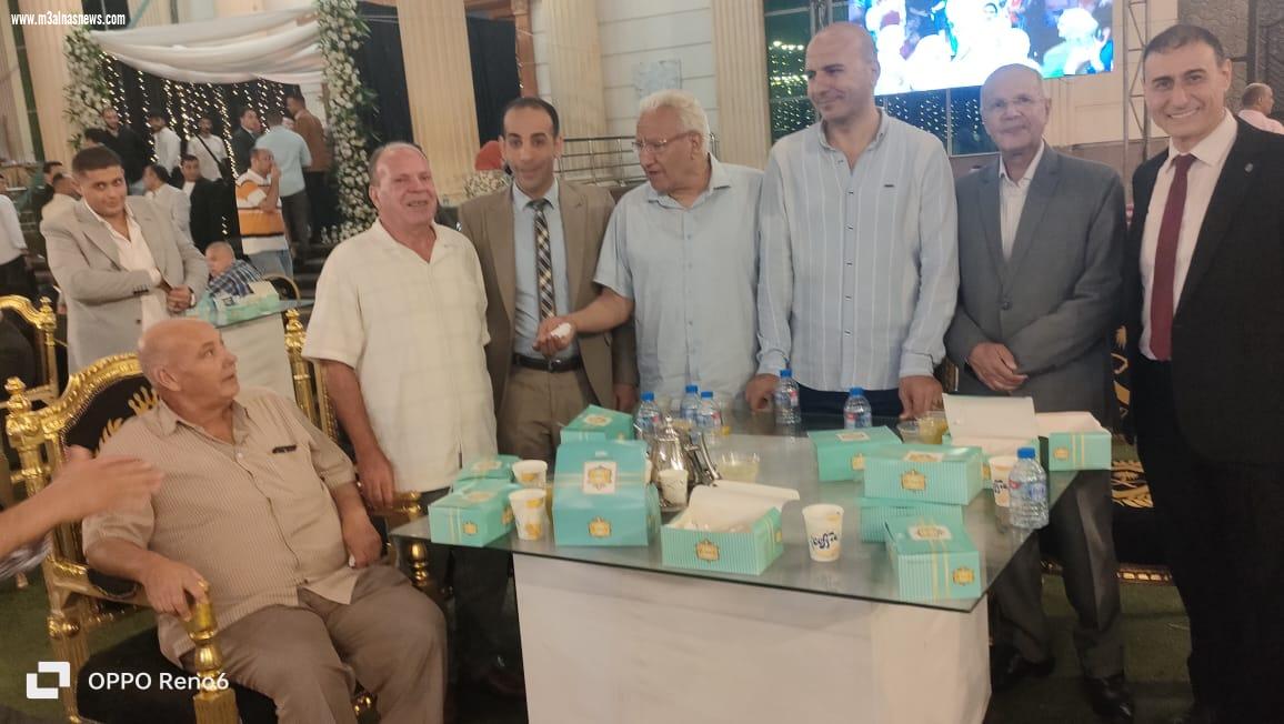 شحاتة يهنئ الشافعى بمناسبة زفاف ابنته